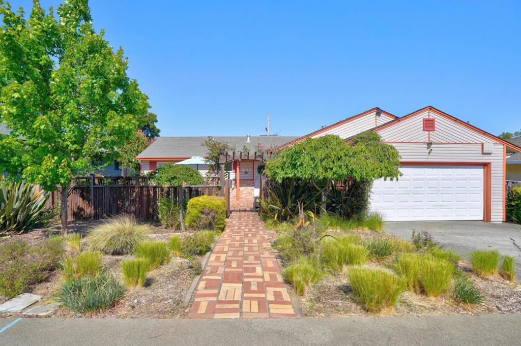 1412 Lassen Street — photo
