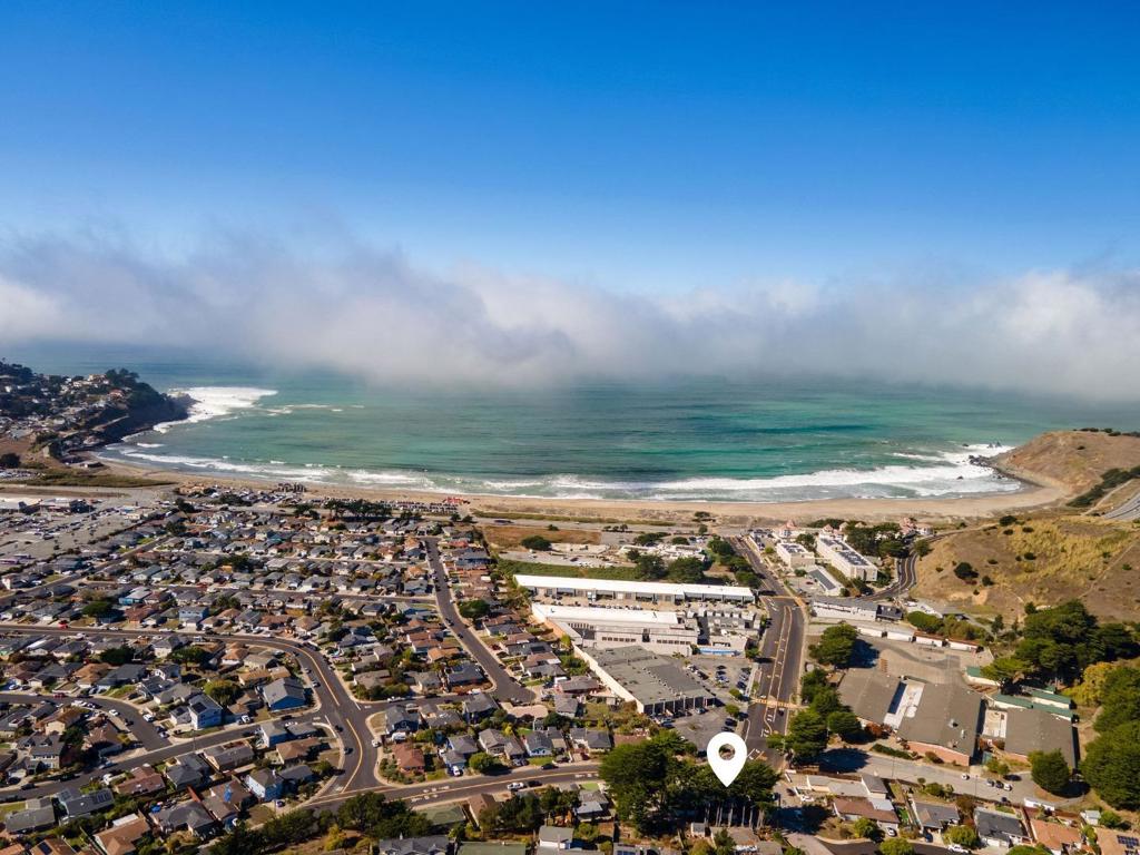 667669 Crespi Drive, Pacifica, CA 94044 — photo 2