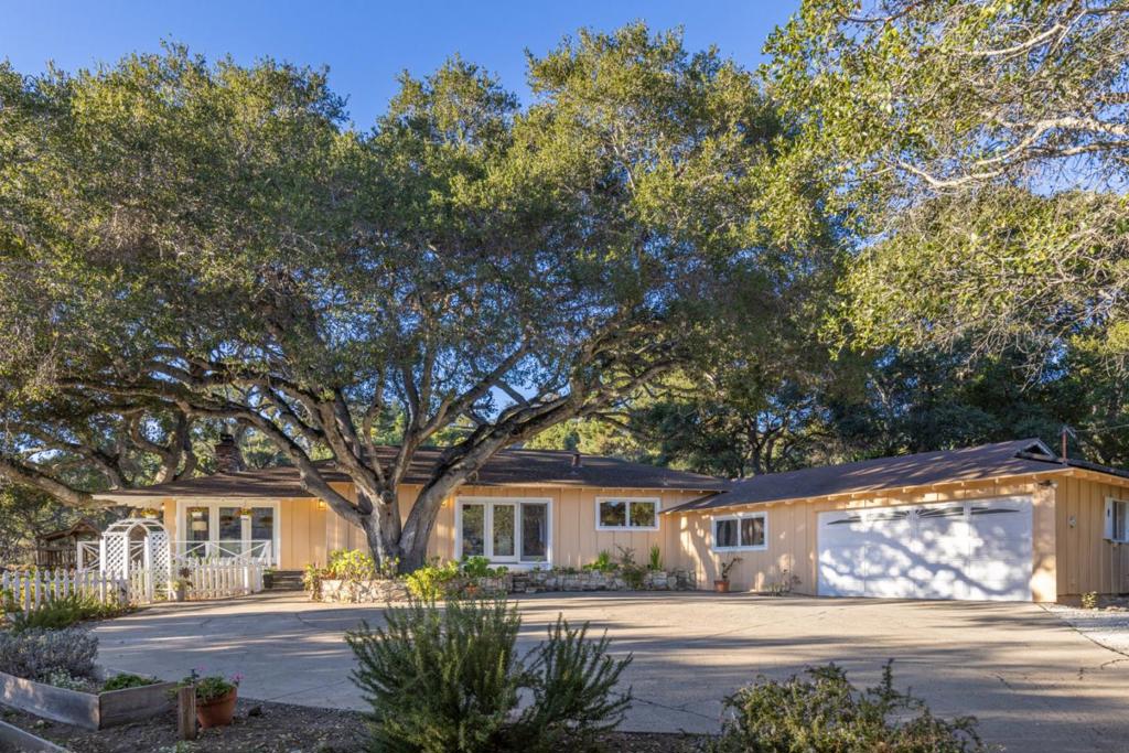 9805 Carmel Valley Road — photo
