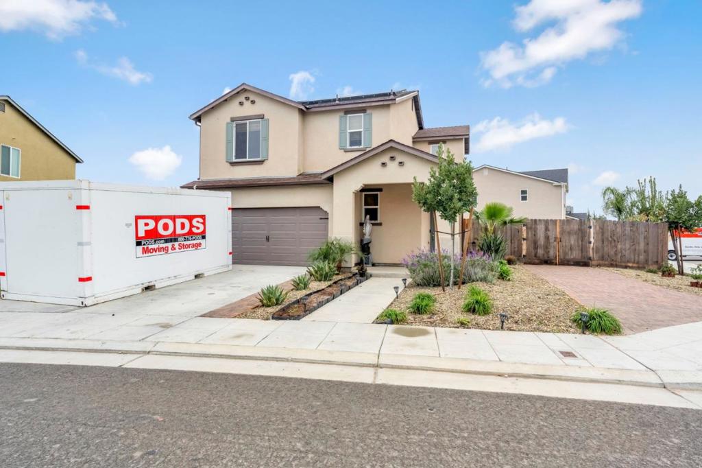 888 Descanso Avenue, Clovis, CA 93619 — photo 2