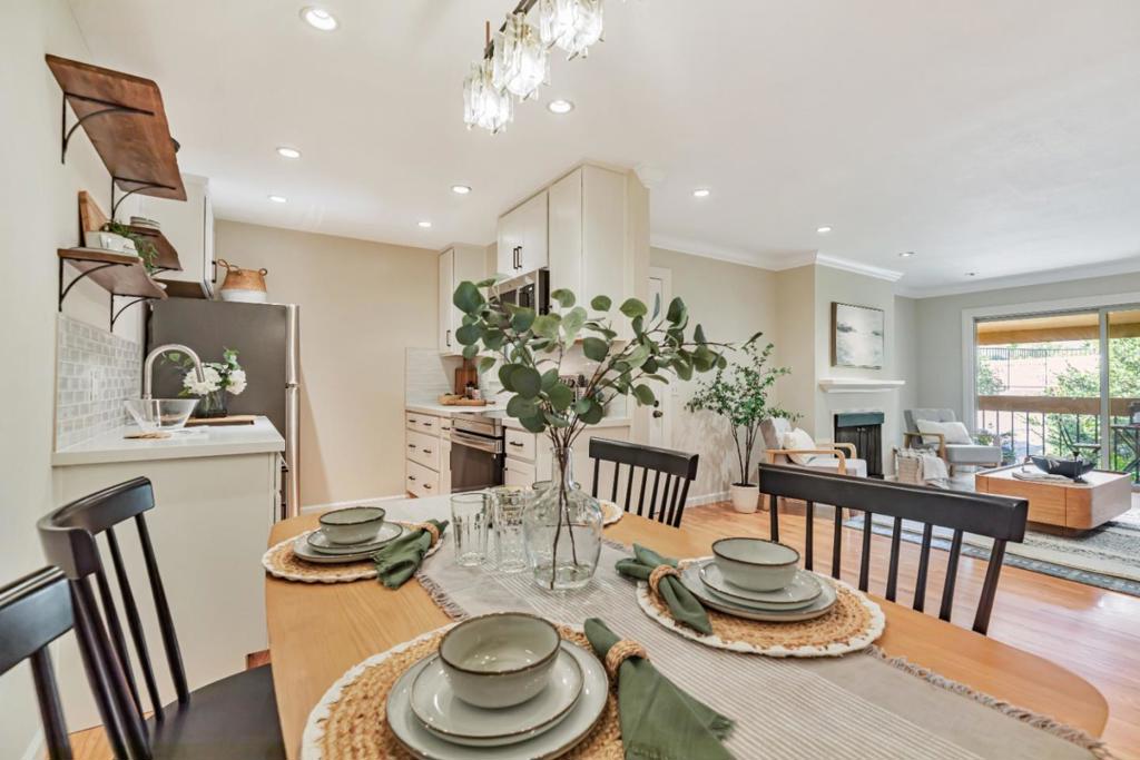 1210 Golden Oaks Lane — photo