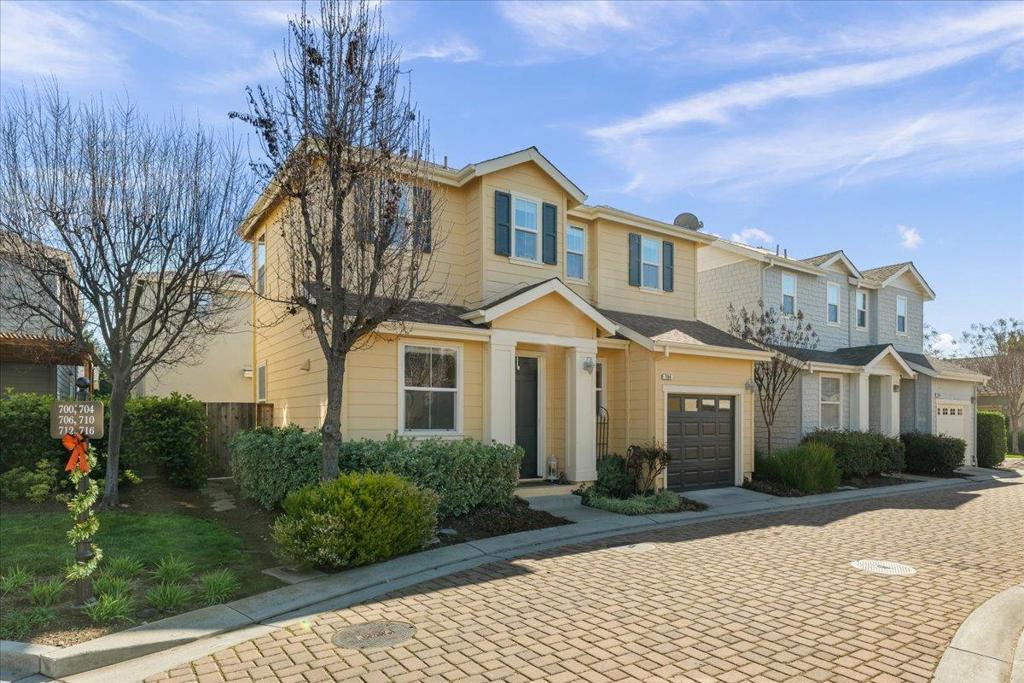 704 Tennyson Drive — photo
