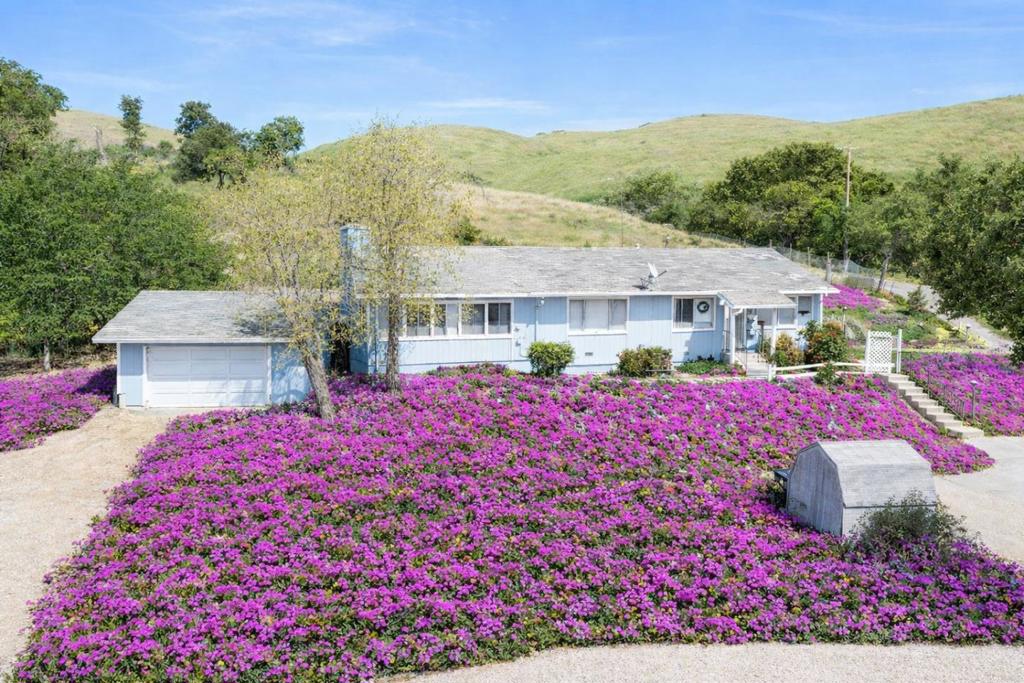 3463 Calaveras Road — photo