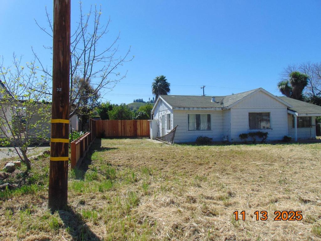 3090 Airline Highway — photo