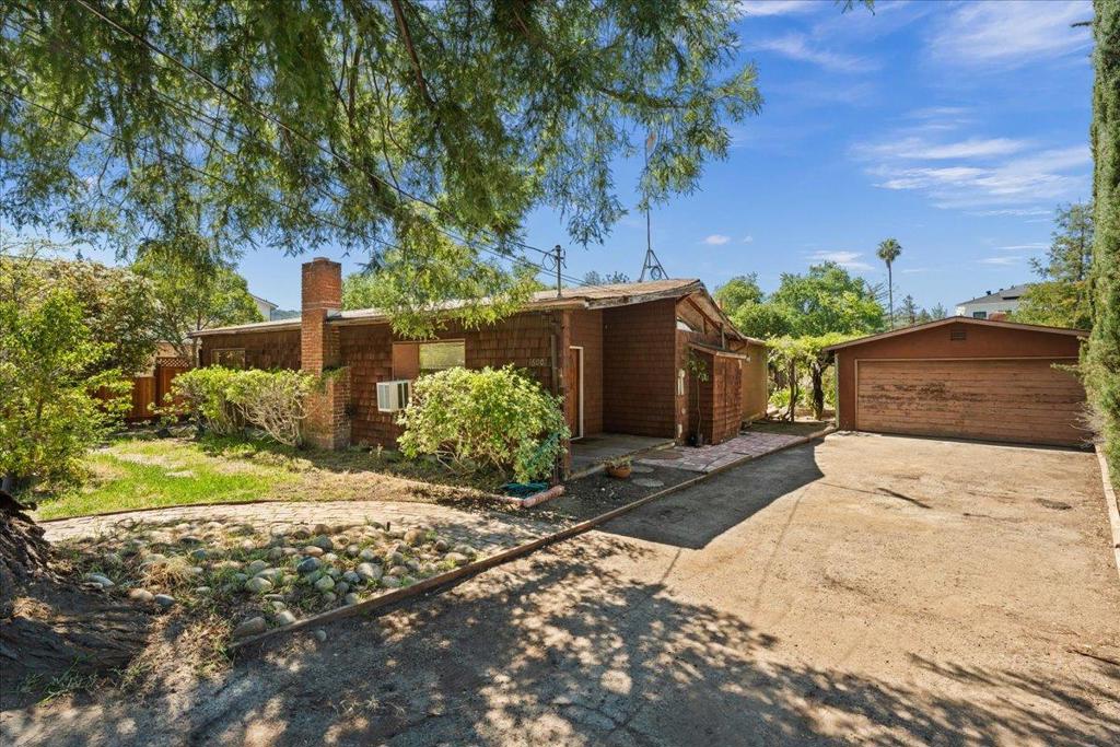 16001 Stephenie Lane — photo