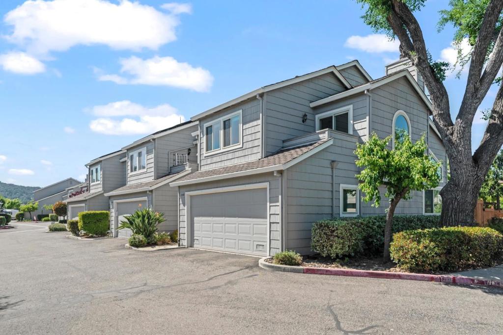 1558 Camden Village Circle — photo
