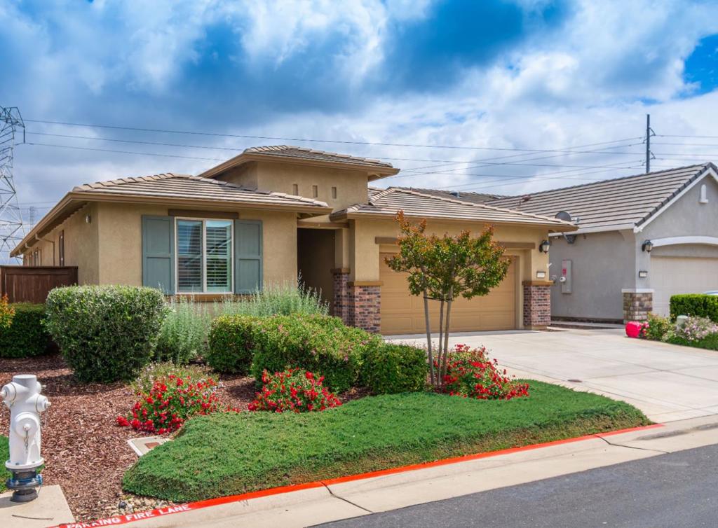 9269 Red Thistle Court — photo