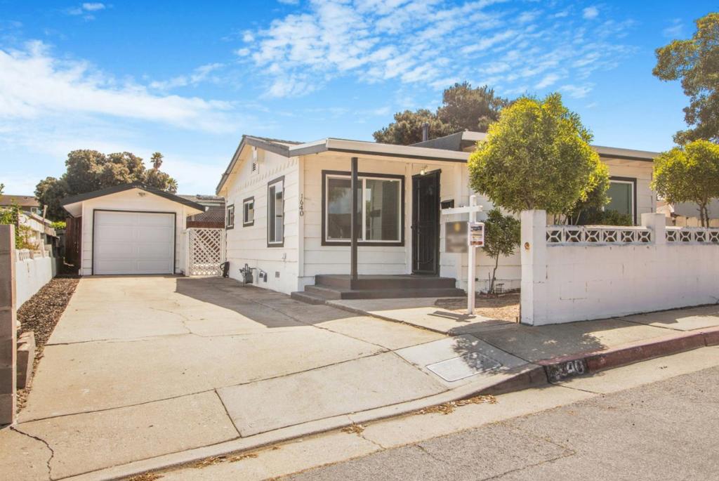 1640 Judson Street — photo