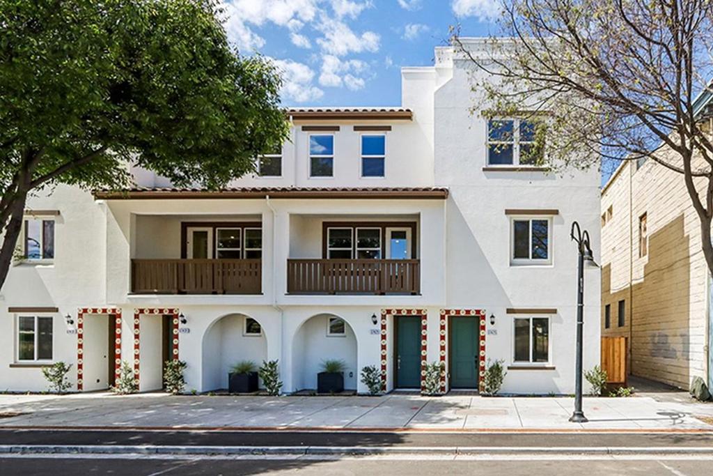 37425 Fremont Boulevard — photo