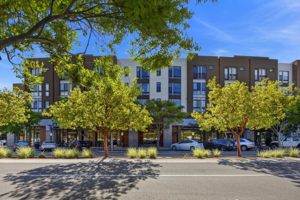 3768 Capitol Avenue 516B — photo