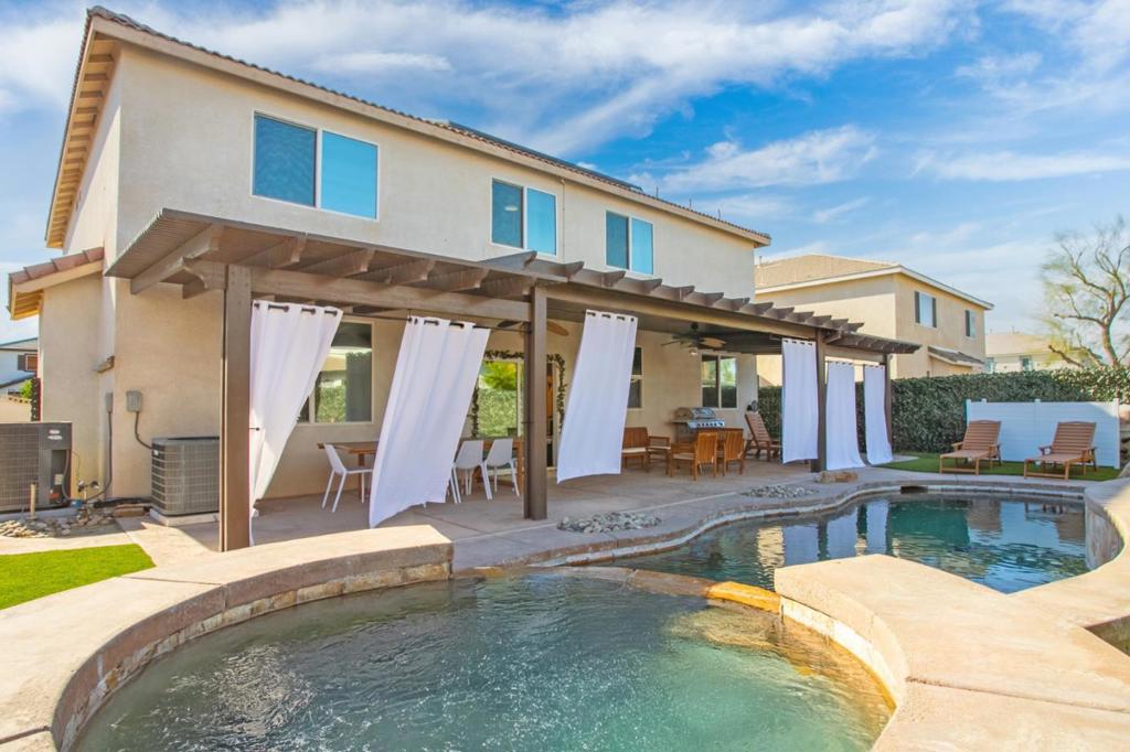 83624 Glendora Ridge Avenue — photo