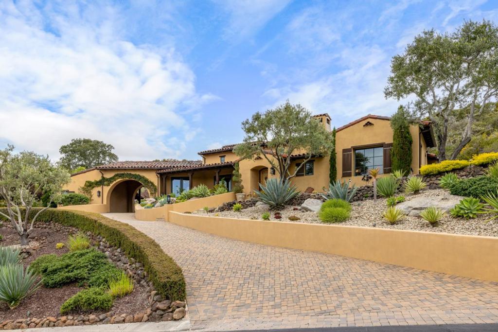 312 Pasadera Court — photo