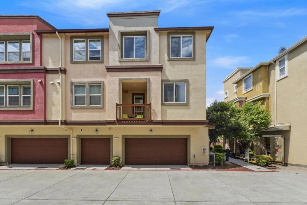 1011 Bellante Lane 1 — photo