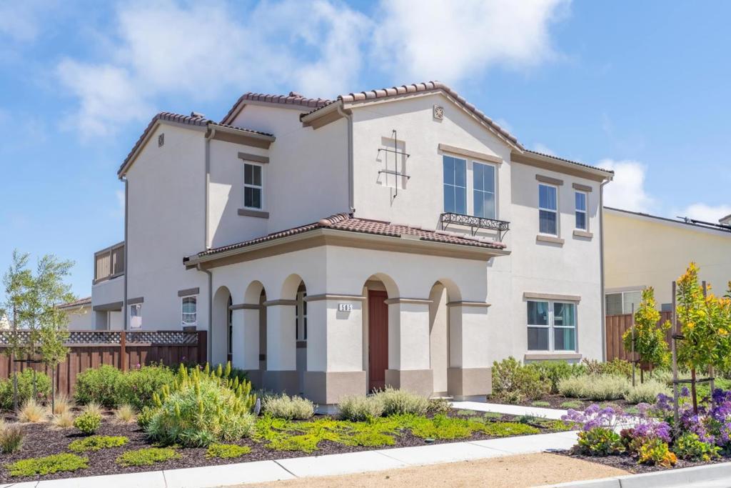 585 Santa Lucia Way — photo