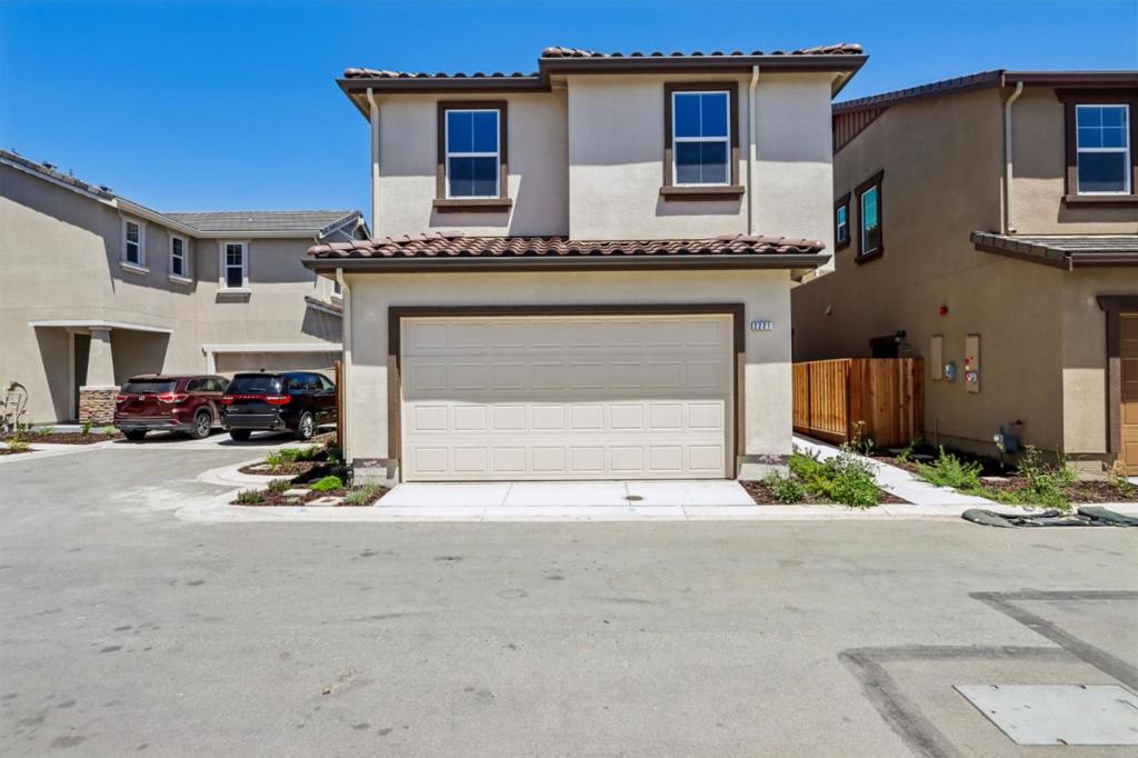 2221 Daisy Drive — photo