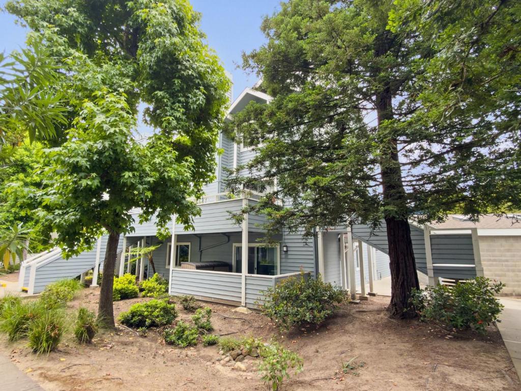 41 Grandview Street 1402 — photo