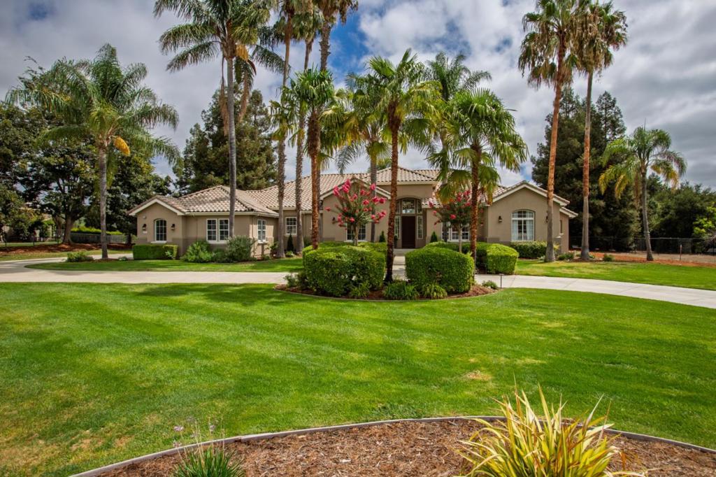 10746 Green Valley Drive — photo