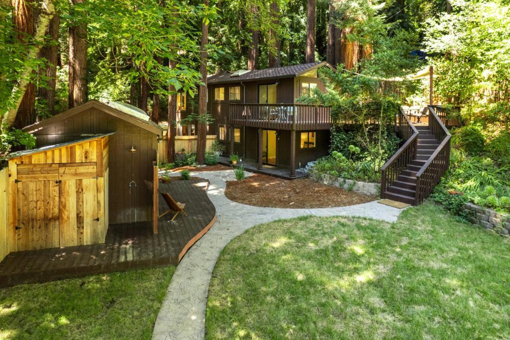 24250 Glenwood Drive — photo