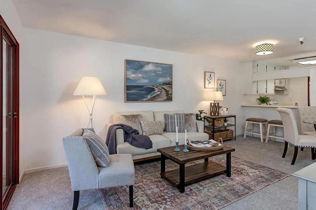 443 Alberto Way B219 — photo