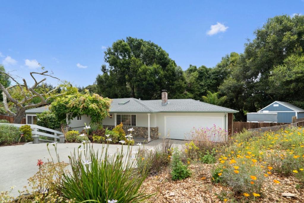 112 Siesta Court — photo