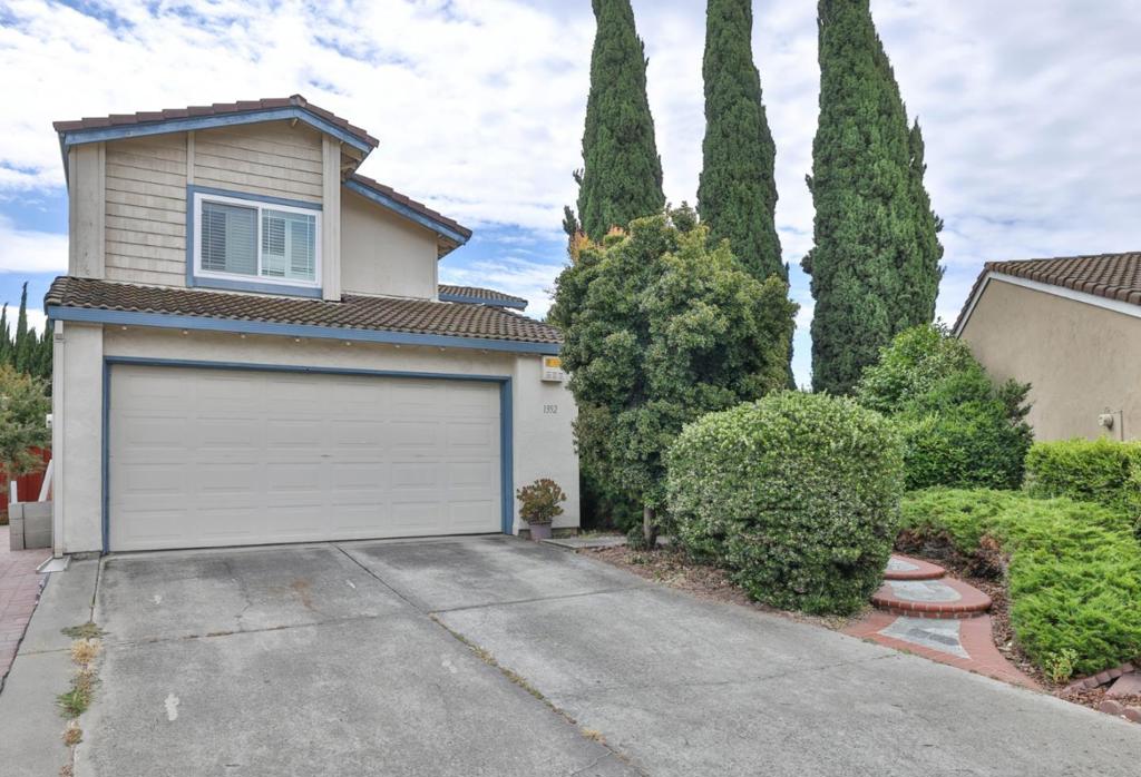 1352 Cutforth Court — photo