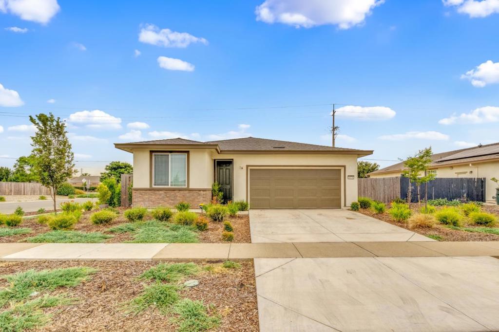 4076 Eugene Drive — photo