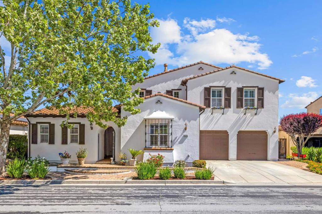6560 Eagle Ridge Court — photo