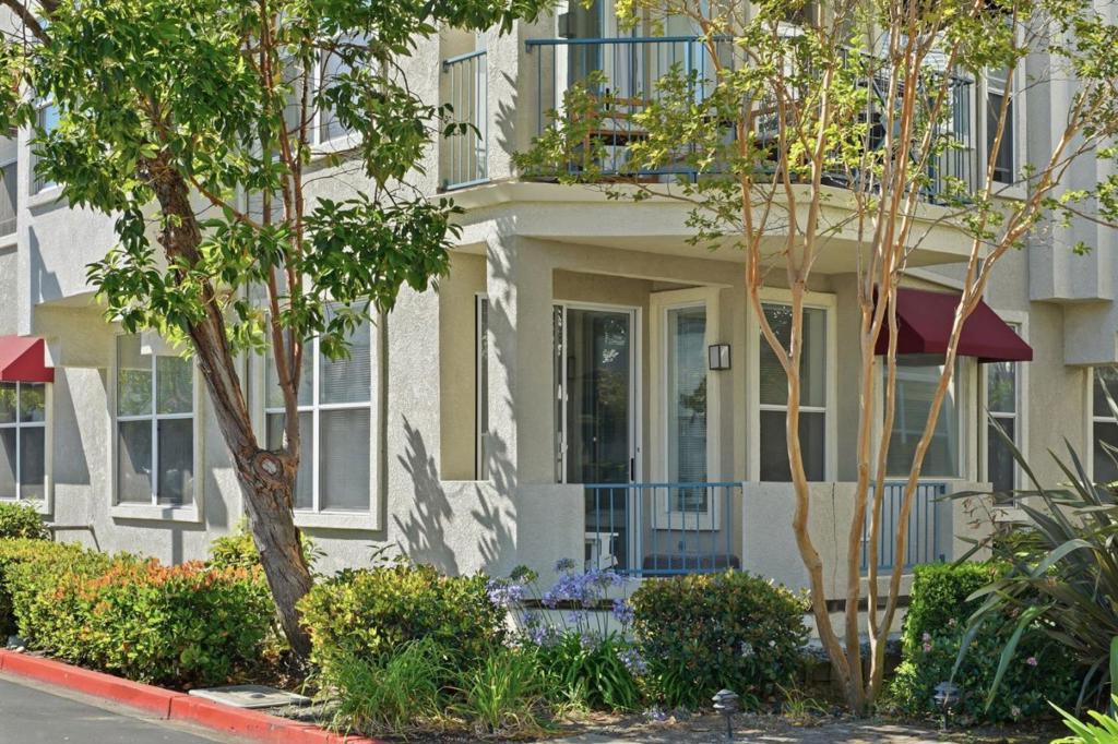 601 Baltic Circle 607 — photo