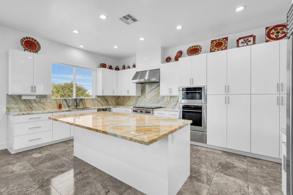 1040 Peppermill Court — photo