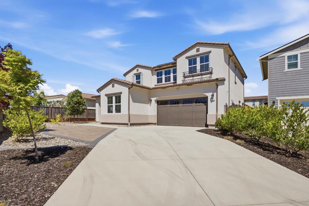 597 Matterhorn Court — photo