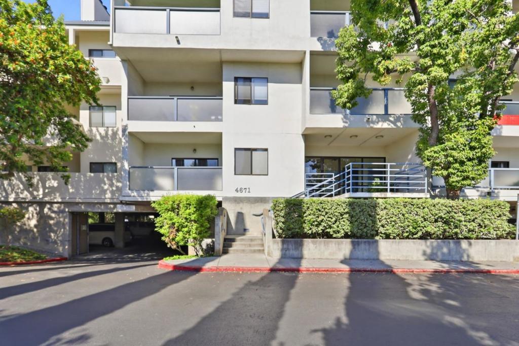 4671 Albany Circle 109 — photo