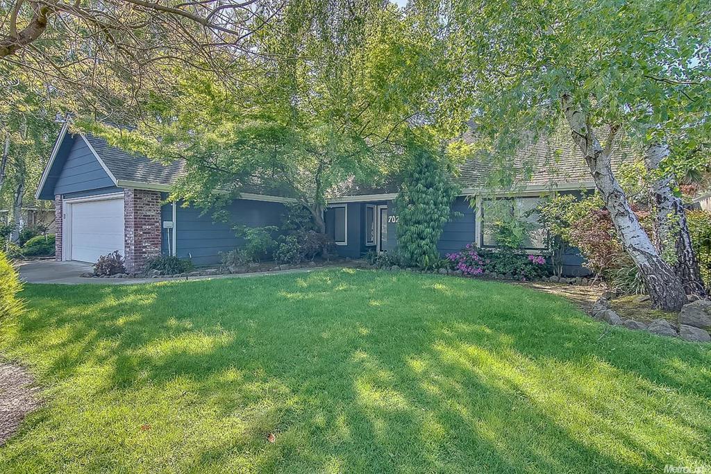 7020 Bridgeport Circle — photo