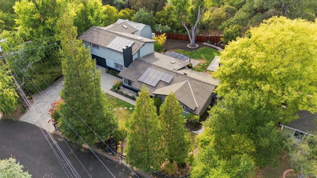 21 Russell Court — photo