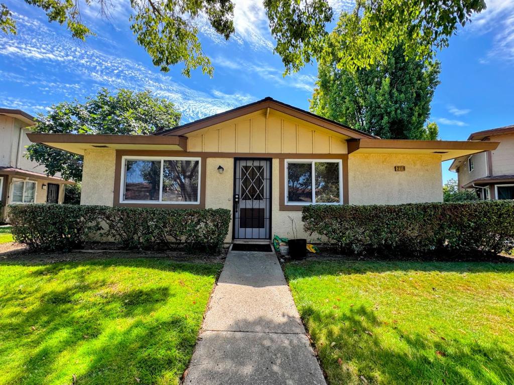 2116 Eric Court 1 — photo