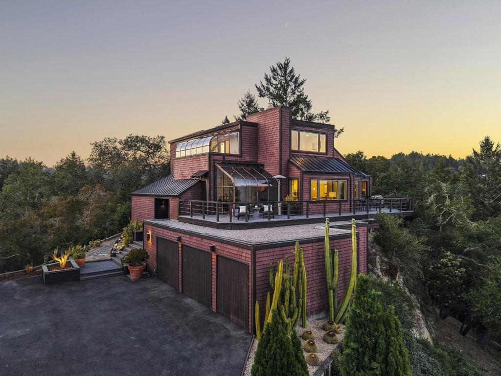 400 Endlich Drive — photo