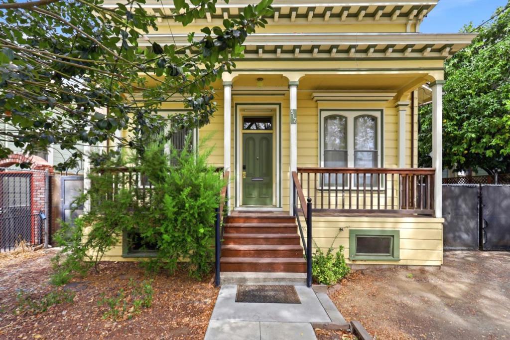 912 S 3rd Street — photo