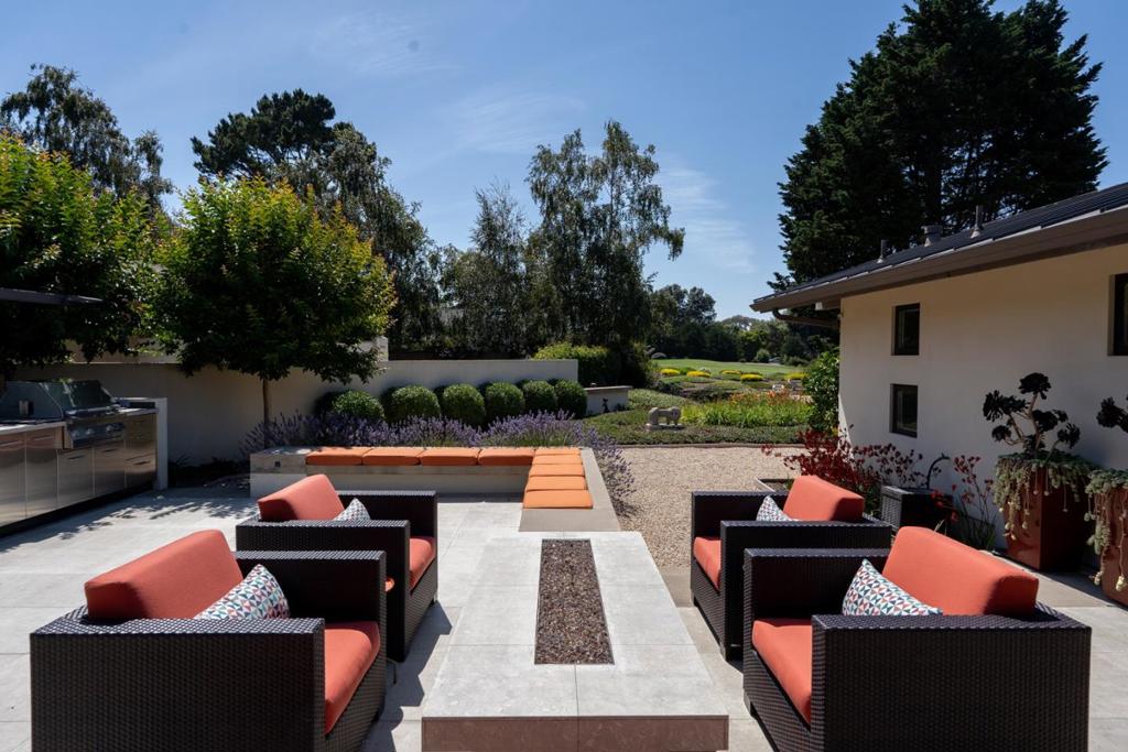 7086 Valley Greens Circle — photo