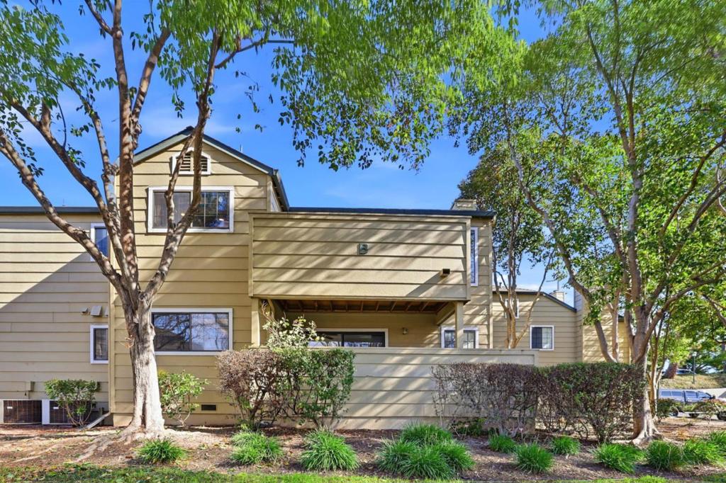 3241 Heather Ridge Court — photo