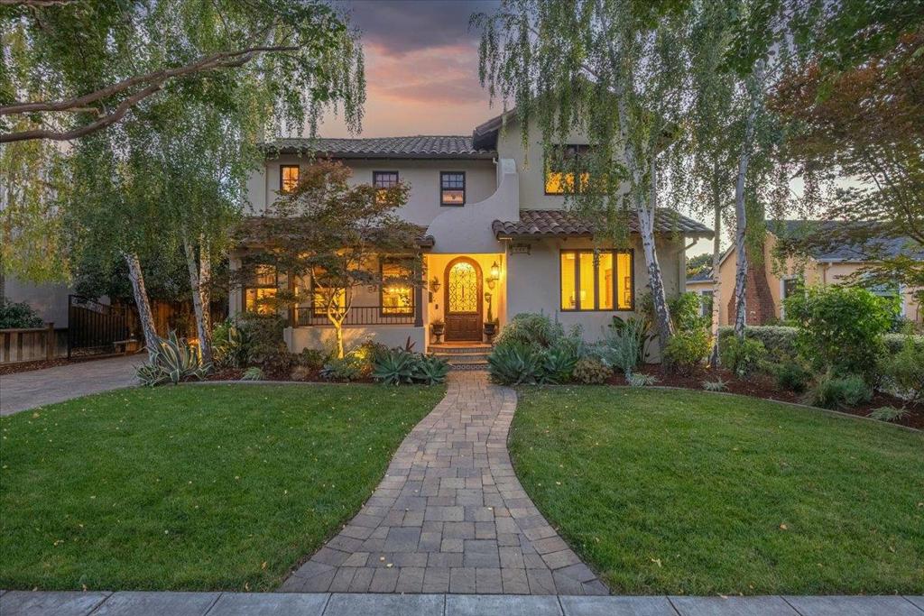 1197 Crescent Drive — photo