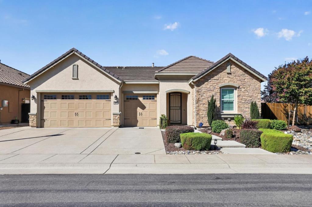 2878 Fantail Lane — photo