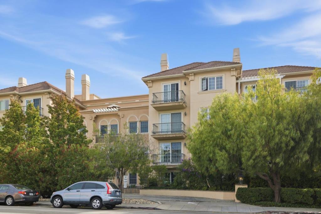 153 N N San Mateo Drive 304 — photo
