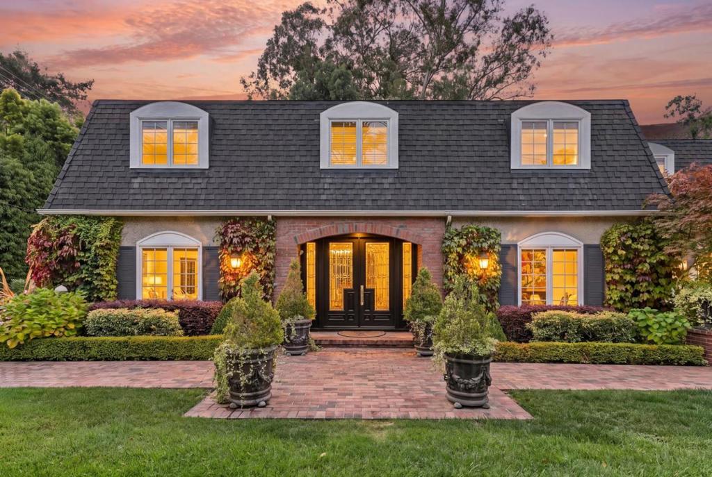 2801 Easton Drive — photo