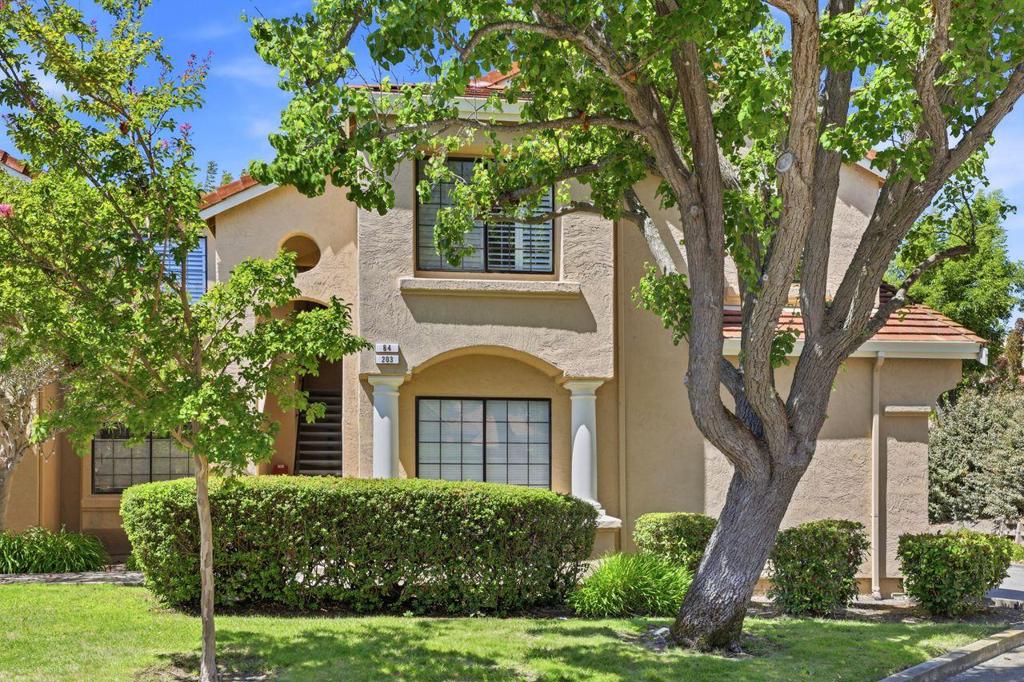 84 Tahoe Court 203 — photo