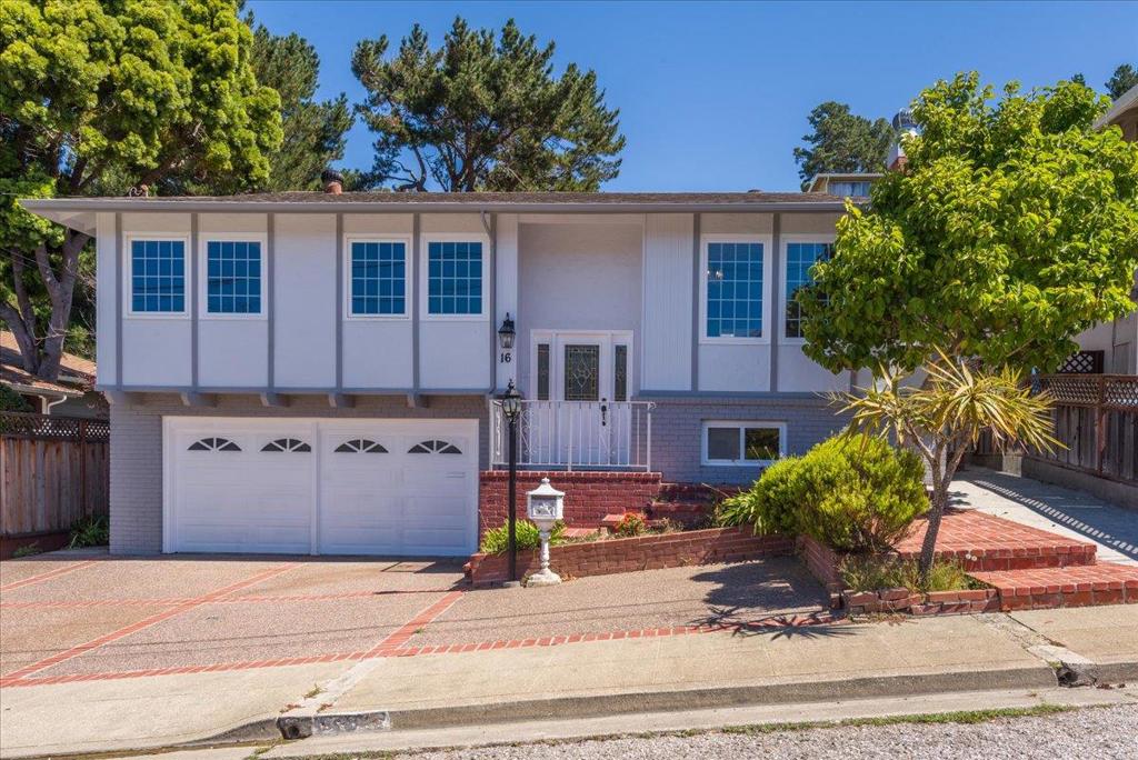 16 Malavear Court — photo