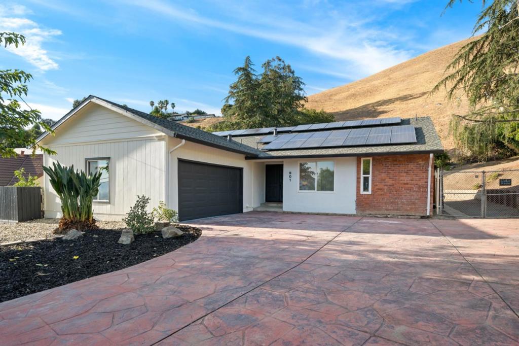 901 Boulder Drive — photo