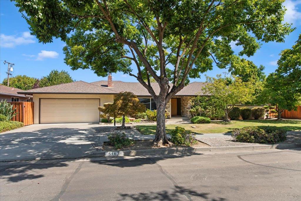 5167 Country Lane — photo