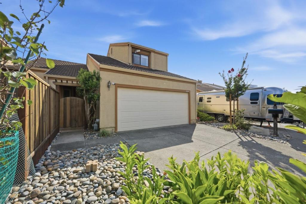 28169 Riggs Court — photo