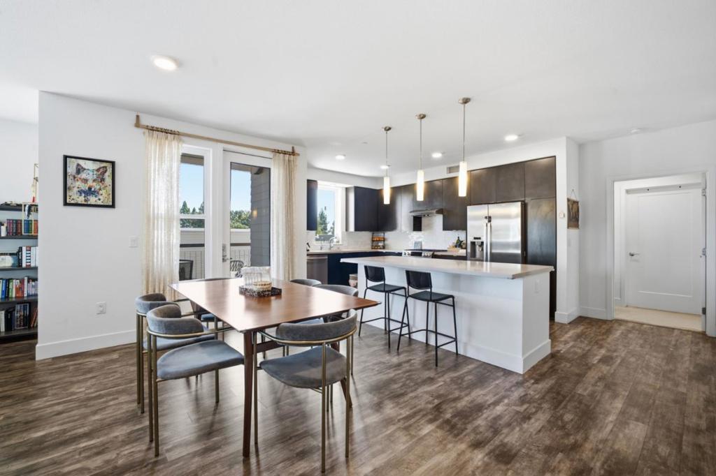 3768 Capitol Avenue 415B — photo