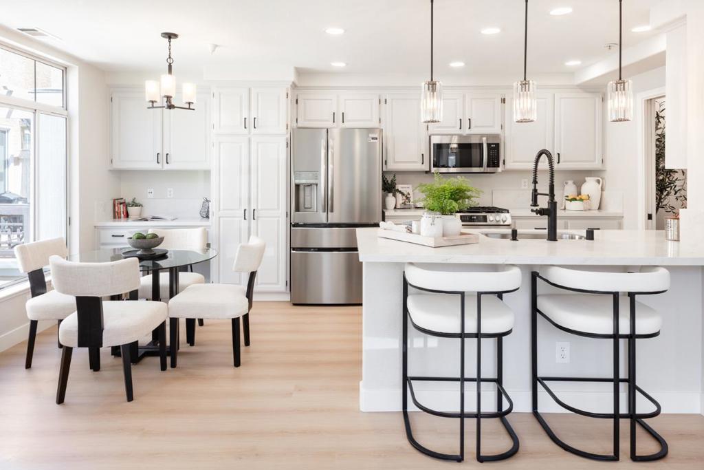 422 Camille Circle 11 — photo