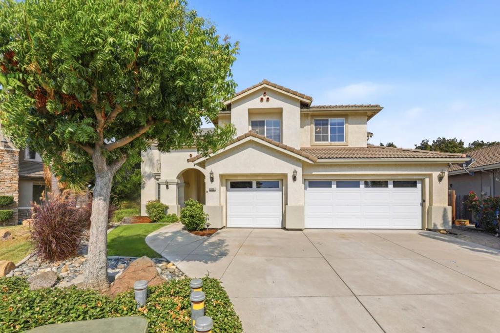 1995 Serene Drive — photo